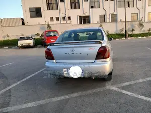 Toyota Platz 2001 Silver