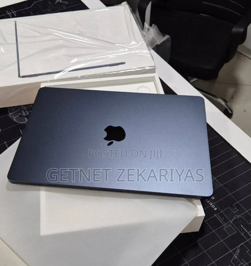 New Laptop Apple MacBook Air 8GB Apple M2 SSD 256GB