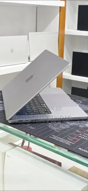 New Laptop Apple MacBook Pro 2021 M1 64GB Apple M1 Max SSD 1T