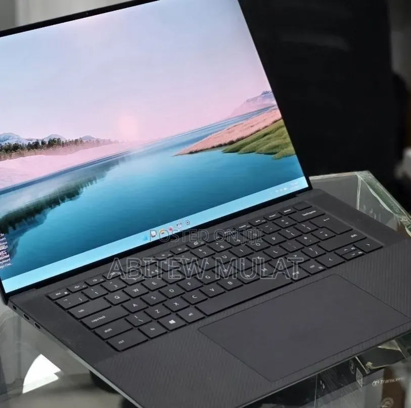 New Laptop Dell Precision 5560 16GB Intel Core i7 SSD 512GB