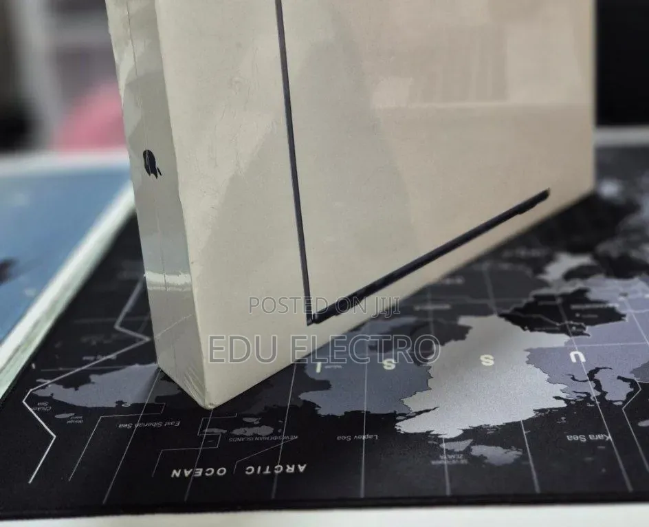 New Laptop Apple MacBook Air 2022 M2 8GB Apple M2 SSD 256GB