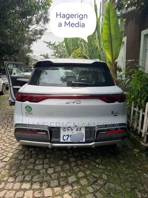 BYD Yuan Up 2025 Gray