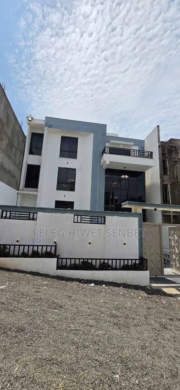 Furnished 6bdrm Villa in አአ, Bole for sale