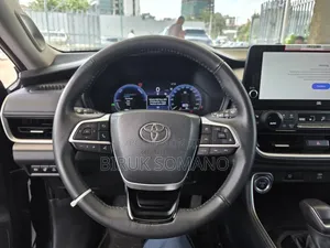 Toyota Grand Highlander Hybrid 2024 Black