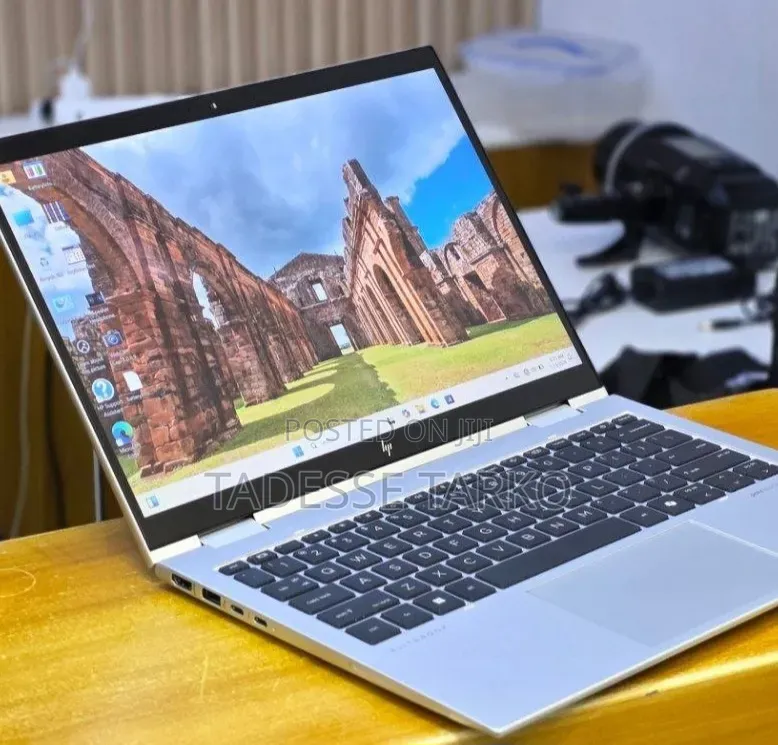 New Laptop HP Elitebook 830 G11 16GB Intel Core Ultra 7 SSD 512GB