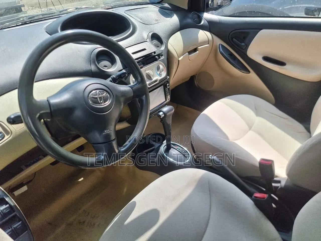 Toyota Vitz 2004 Silver