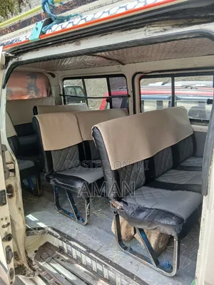 Toyota HiAce 2005 White