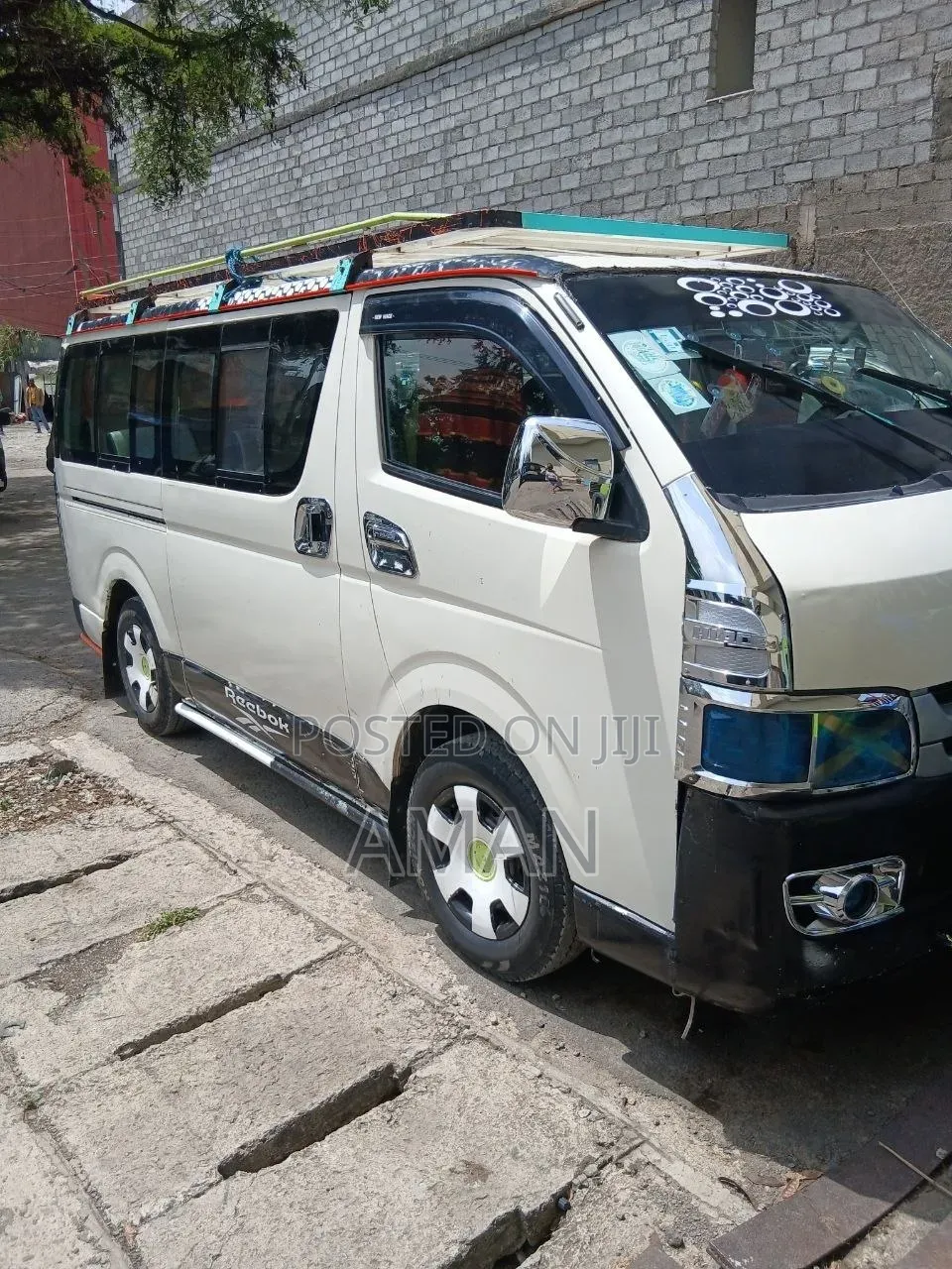 Toyota HiAce 2005 White