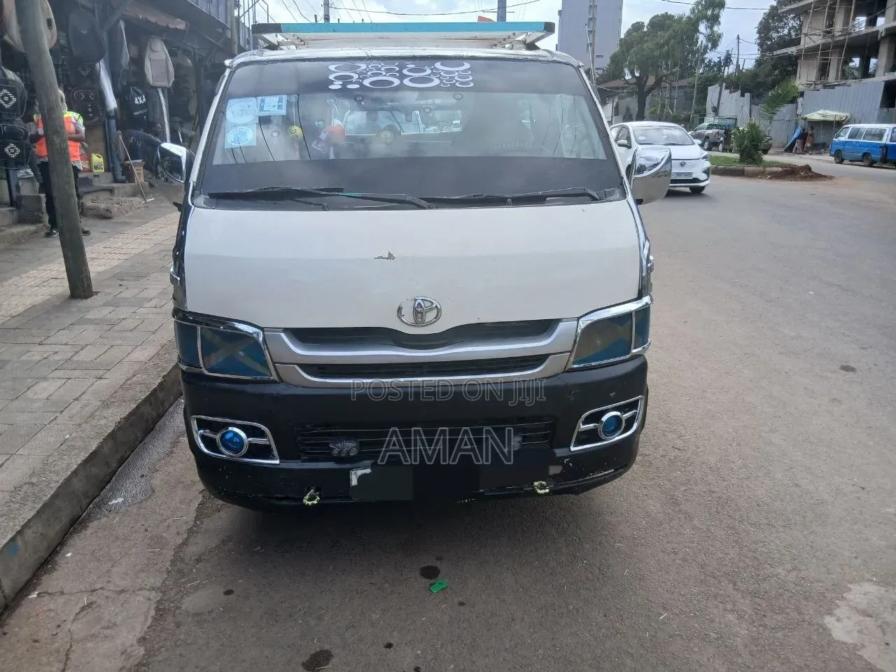Toyota HiAce 2005 White