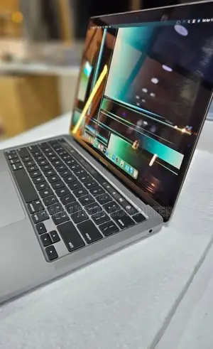 New Laptop Apple MacBook Pro 2022 M2 8GB Apple M2 SSD 256GB