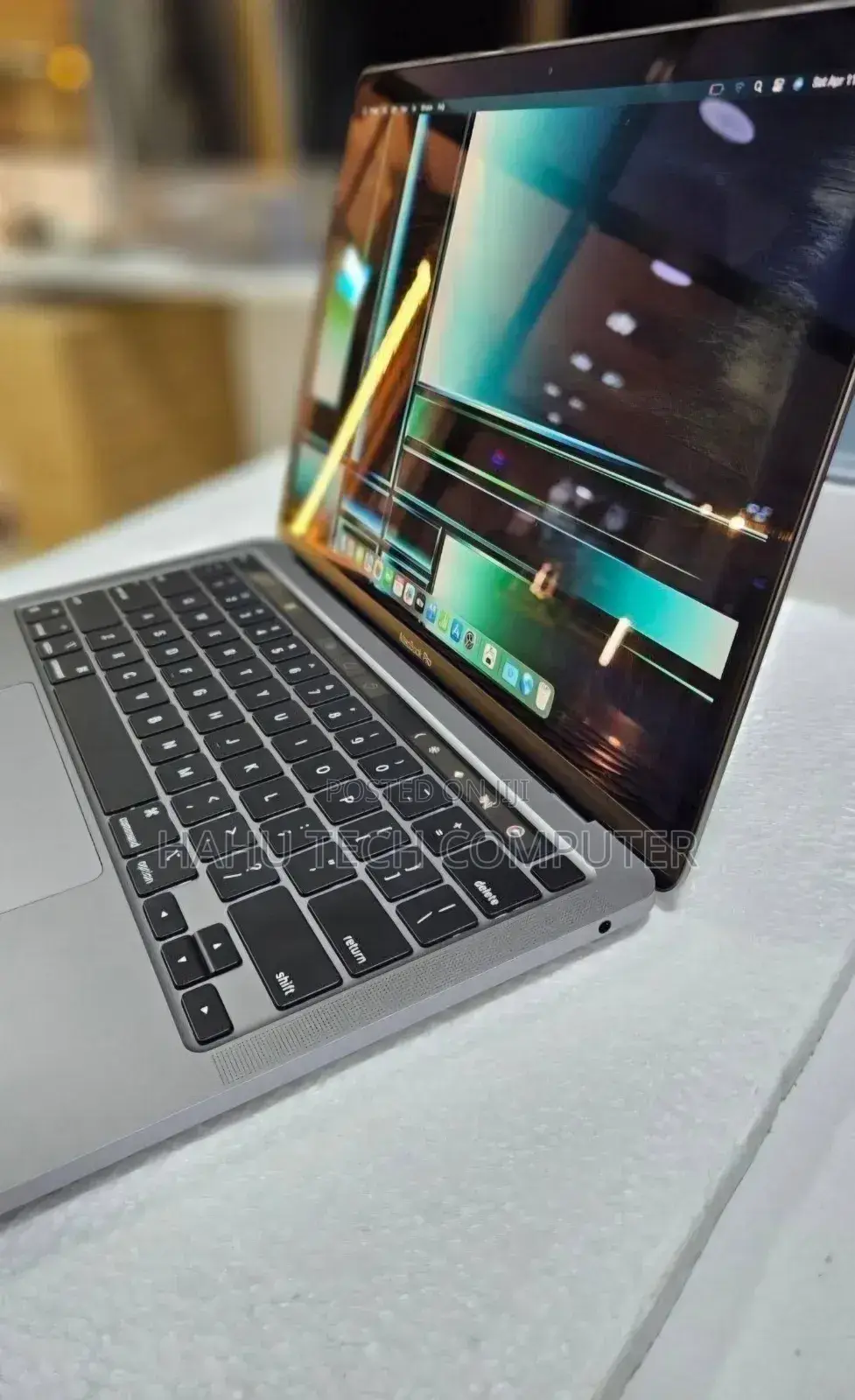 New Laptop Apple MacBook Pro 2022 M2 8GB Apple M2 SSD 256GB