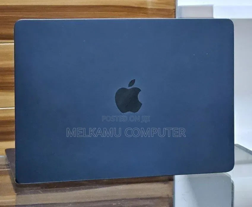New Laptop Apple MacBook Air 2025 M4 16GB Apple M4 SSD 256GB