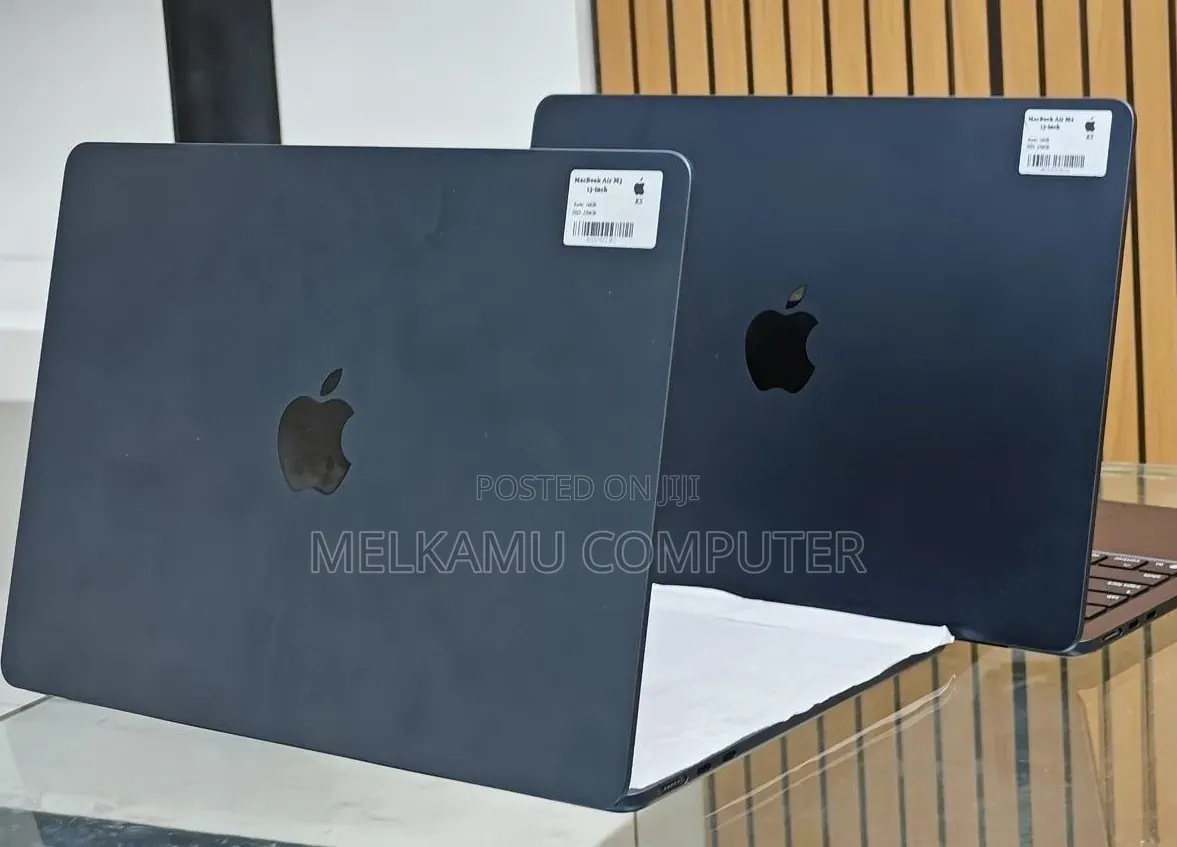 New Laptop Apple MacBook Air 2025 M4 16GB Apple M4 SSD 256GB
