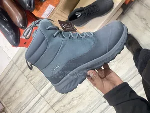 EDCD Weatherproof Mid Boots: