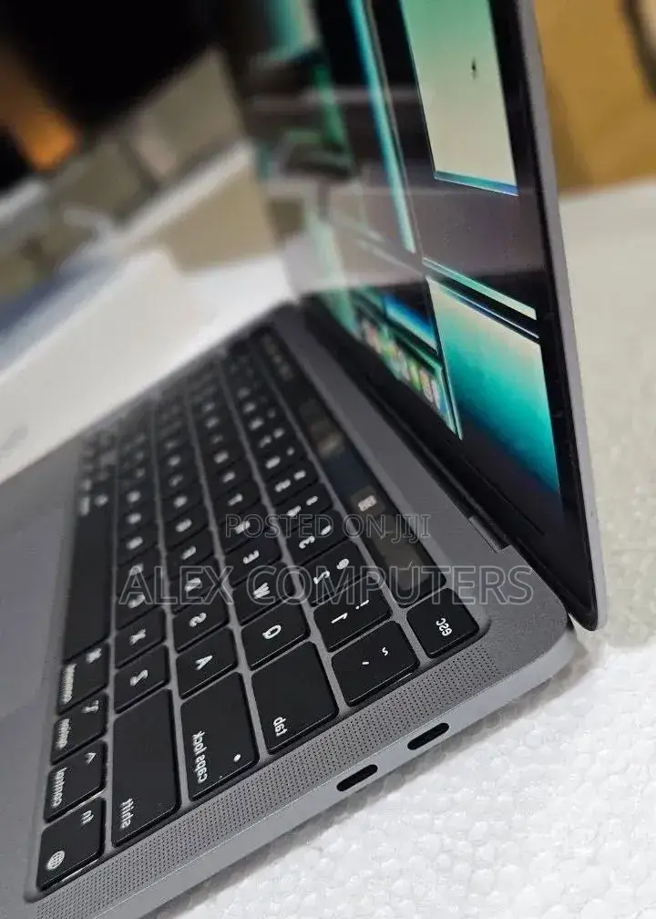 New Laptop Apple MacBook 8GB Apple M2 SSD 256GB