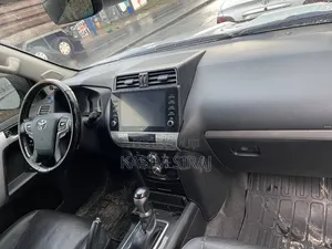 Toyota Land Cruiser Prado 2022 Silver