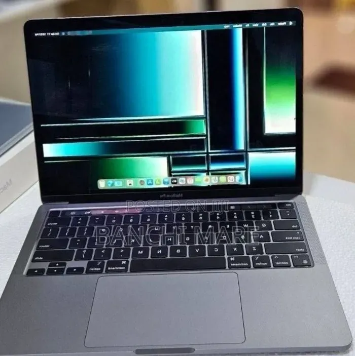 New Laptop Apple MacBook Pro 2022 M2 8GB Apple M2 SSD 256GB