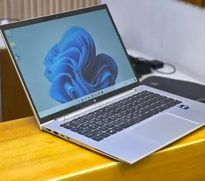 New Laptop HP EliteBook 840 G10 16GB Intel Core i7 SSD 512GB