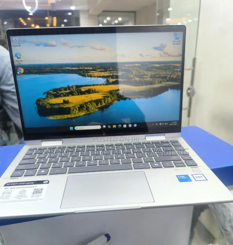 New Laptop HP Envy x360 8GB Intel Core 5 SSD 512GB