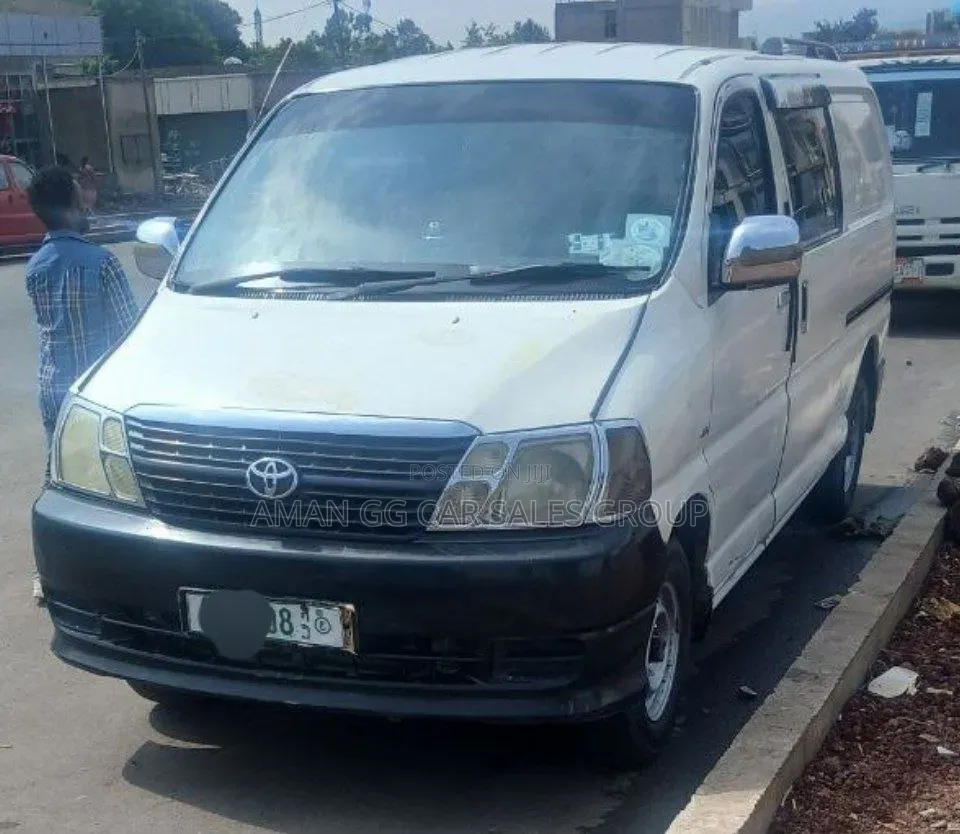Toyota HiAce 2010 White