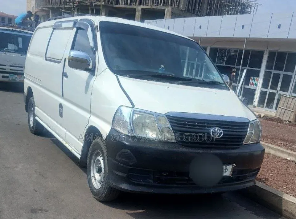 Toyota HiAce 2010 White