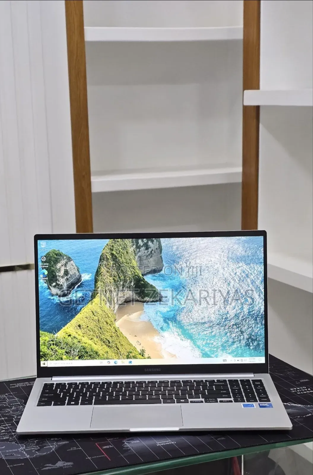 New Laptop Samsung Galaxy Book4 16GB Intel Core 7 SSD 512GB