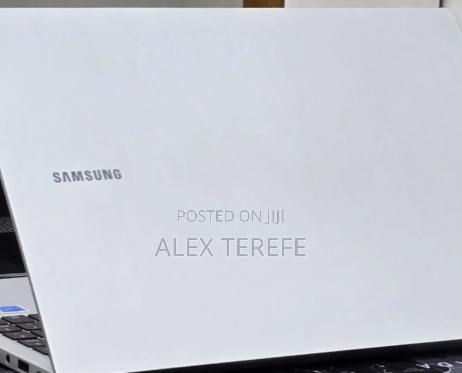 New Laptop Samsung Galaxy Book4 16GB Intel Core 7 SSD 512GB