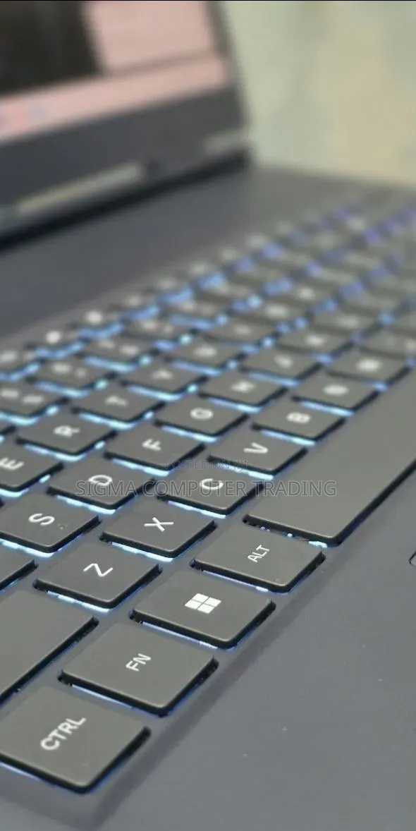New Laptop Alienware M16 32GB Intel Core Ultra 9 SSD 1T