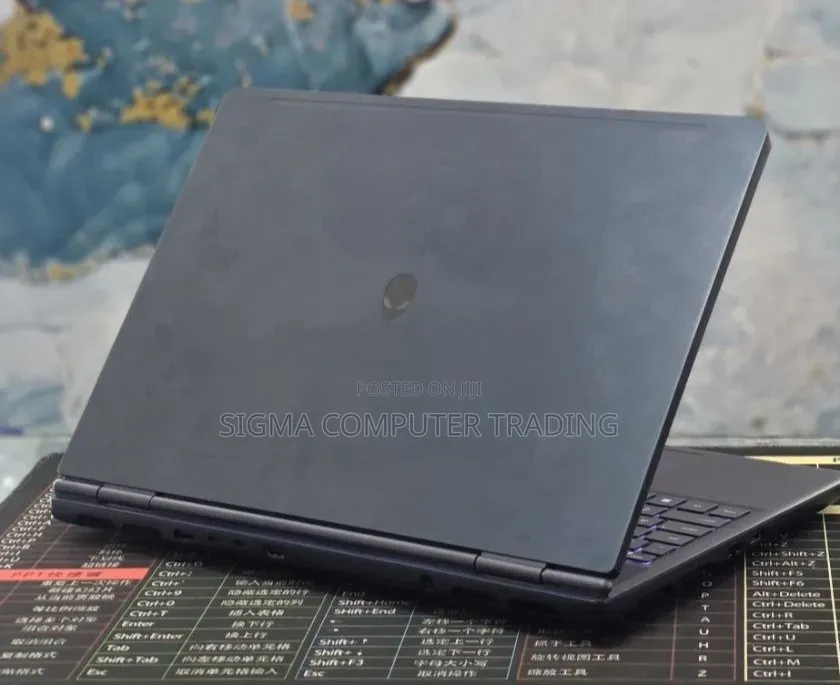 New Laptop Alienware M16 32GB Intel Core Ultra 9 SSD 1T
