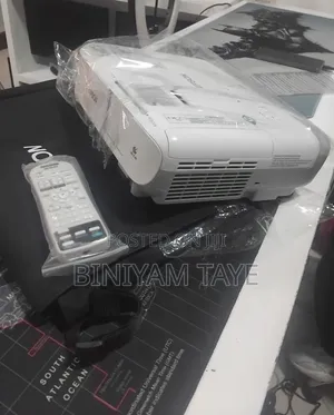 Epson EB-39 Projector