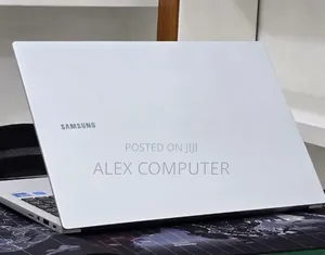 New Laptop Samsung Galaxy Book4 16GB SSD 512GB