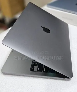 New Laptop Apple MacBook Pro 2022 M2 8GB Apple M2 SSD 256GB