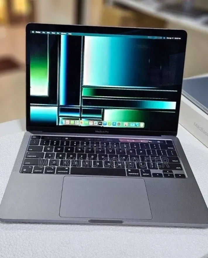 New Laptop Apple MacBook Pro 2022 M2 8GB Apple M2 SSD 256GB