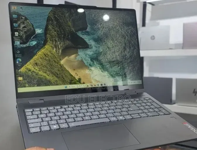 New Laptop Lenovo Yoga 9 16GB Intel Core Ultra 5 SSD 512GB