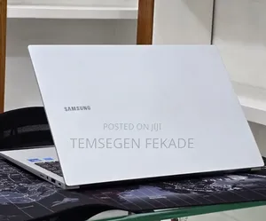New Laptop Samsung Galaxy Book4 16GB Intel Core 7 SSD 512GB