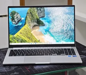 New Laptop Samsung Galaxy Book4 16GB Intel Core 7 SSD 512GB