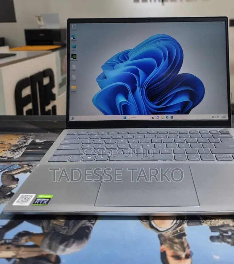 New Laptop Dell 16GB Intel Core i7 SSD 512GB