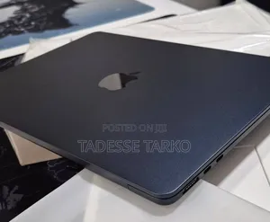 New Laptop Apple MacBook Air 2022 M2 8GB Apple M2 SSD 256GB