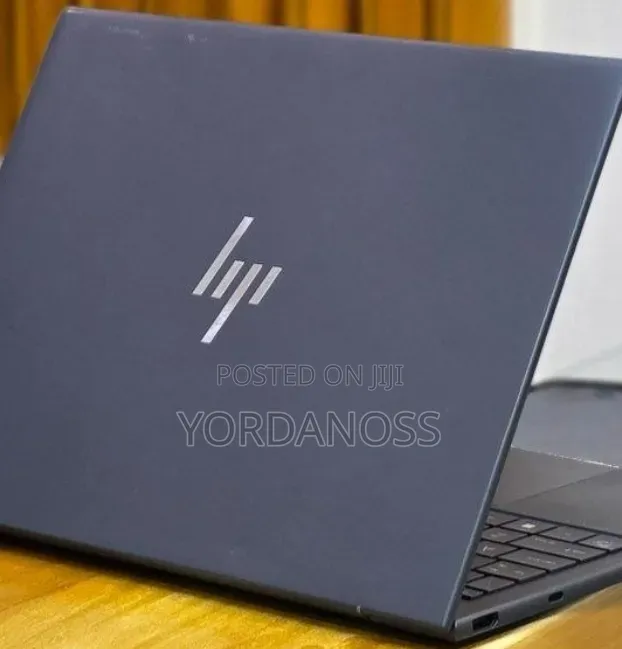 New Laptop HP Dragonfly G3 16GB Intel Core i7 SSD 512GB