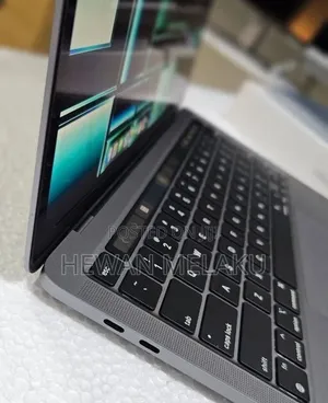 New Laptop Apple MacBook Pro 2022 M2 8GB Apple M2 SSD 256GB