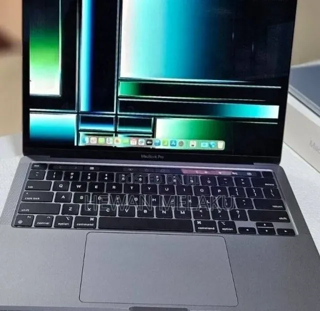 New Laptop Apple MacBook Pro 2022 M2 8GB Apple M2 SSD 256GB