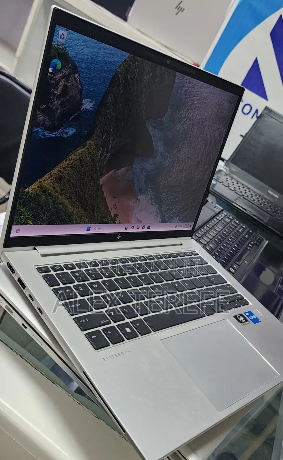New Laptop HP EliteBook 840 G9 16GB Intel Core i7 SSD 512GB