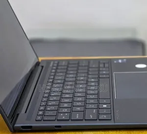 New Laptop HP Dragonfly G3 16GB Intel Core i7 SSD 512GB