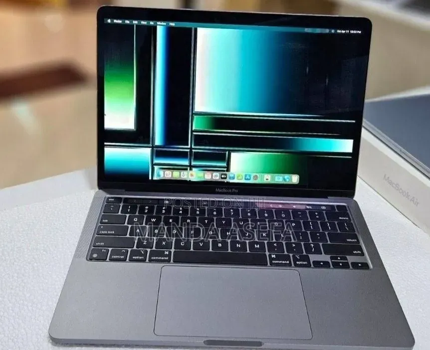 New Laptop Apple MacBook Pro 2022 M2 8GB Apple M2 SSD 256GB