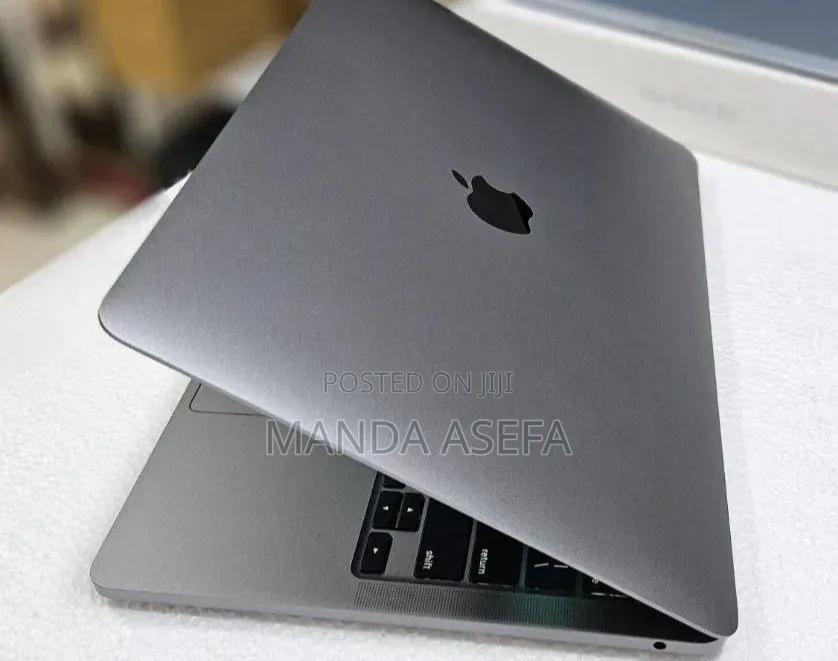 New Laptop Apple MacBook Pro 2022 M2 8GB Apple M2 SSD 256GB