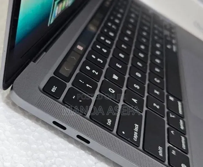 New Laptop Apple MacBook Pro 2022 M2 8GB Apple M2 SSD 256GB