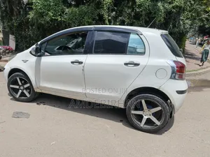 Toyota Yaris 2009 White