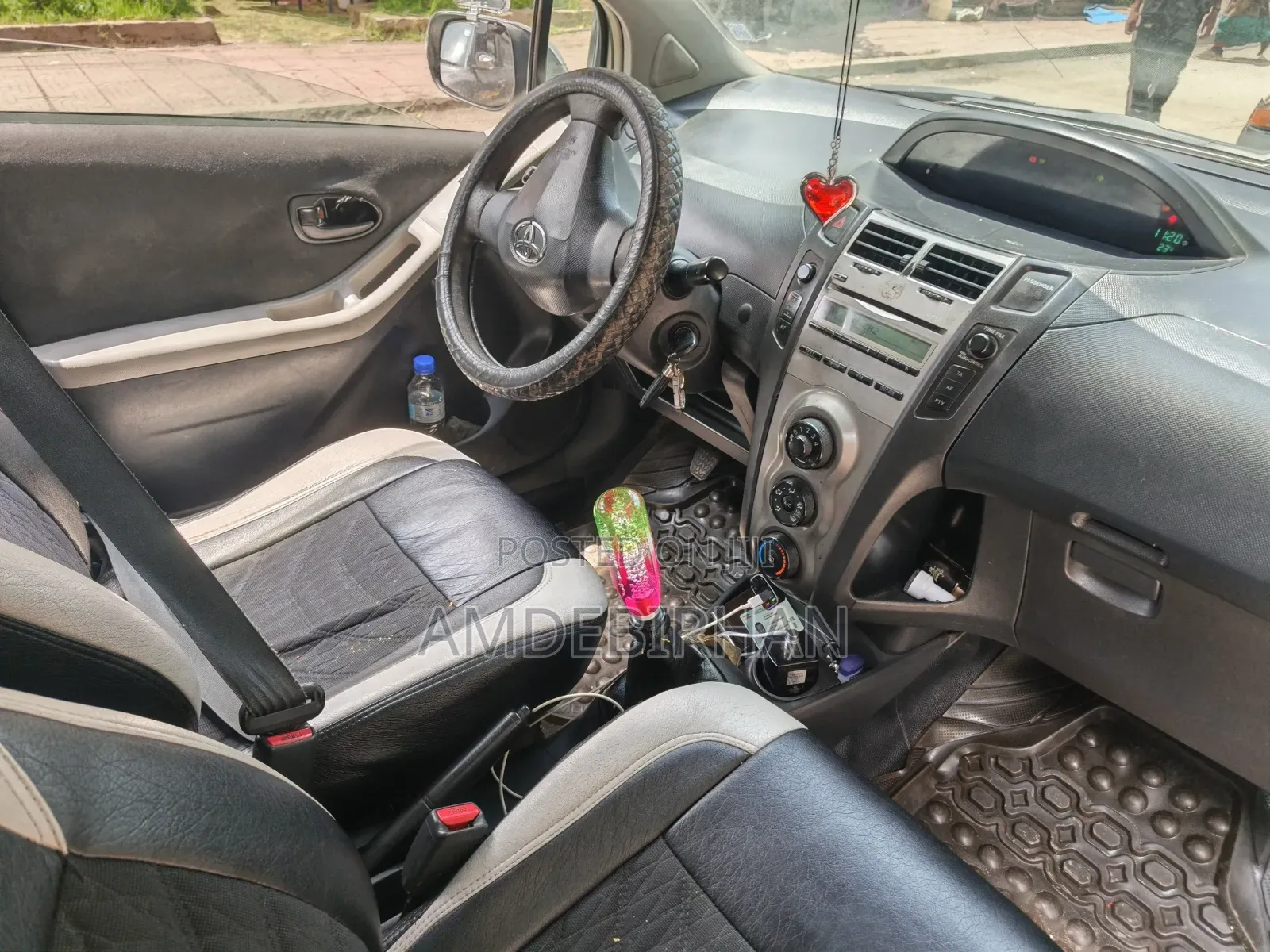 Toyota Yaris 2009 White