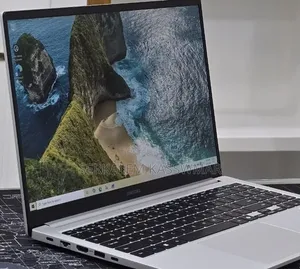 New Laptop Samsung Galaxy Book4 16GB Intel Core i7 SSD 512GB