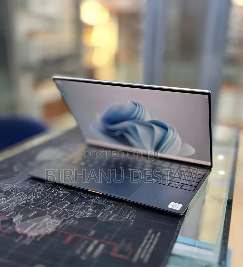New Laptop Dell XPS 13 8GB Intel Core i7 SSD 512GB